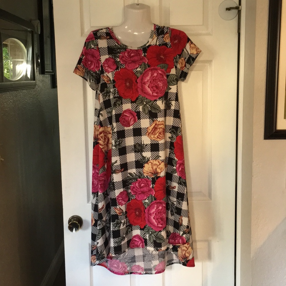 🍒 2/$15 Black and White floral Lularoe dress